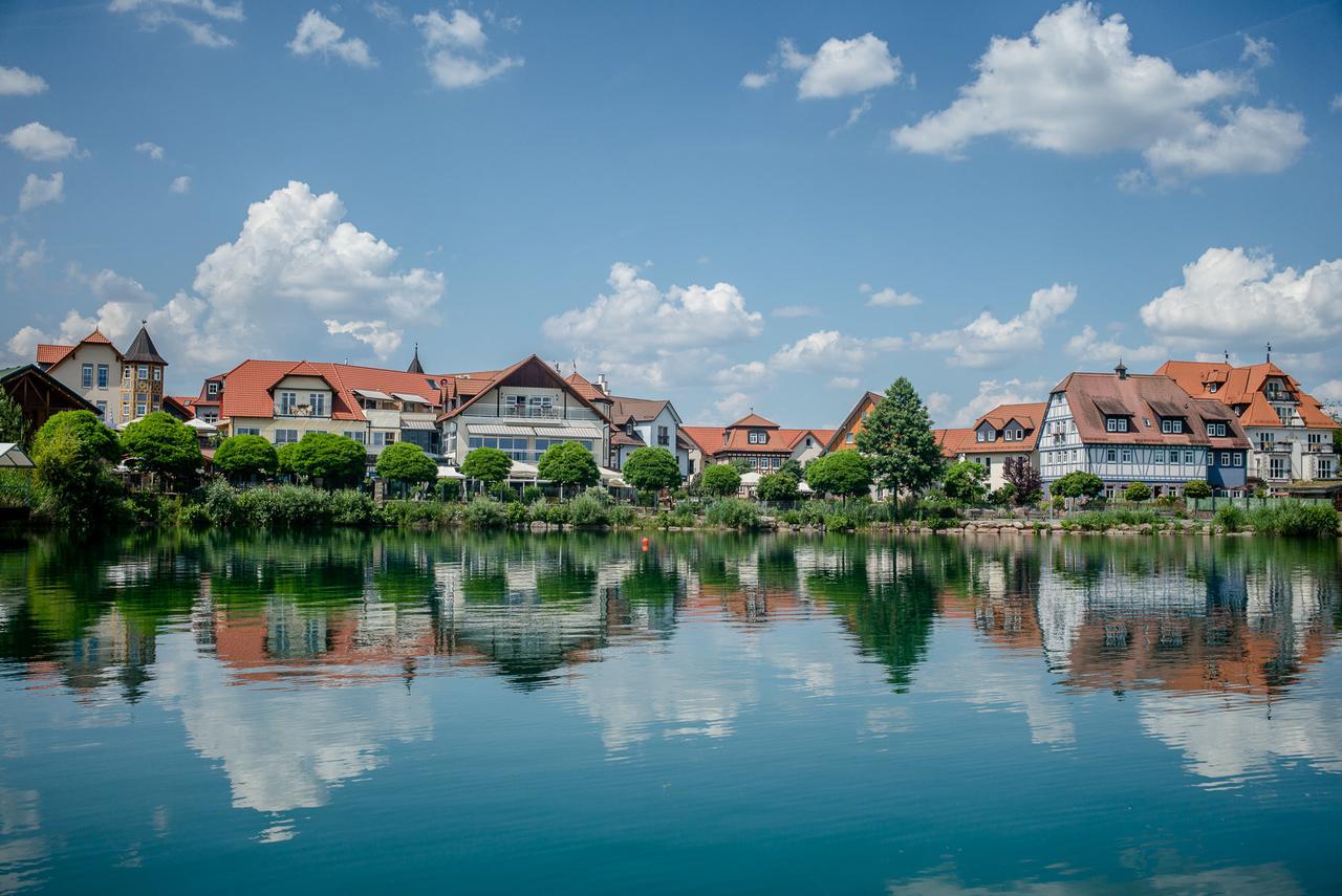 Seehotel Niedernberg - Das Dorf Am See Exterior photo
